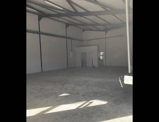 104M² WAREHOUSE TO LET IN OTTERY
